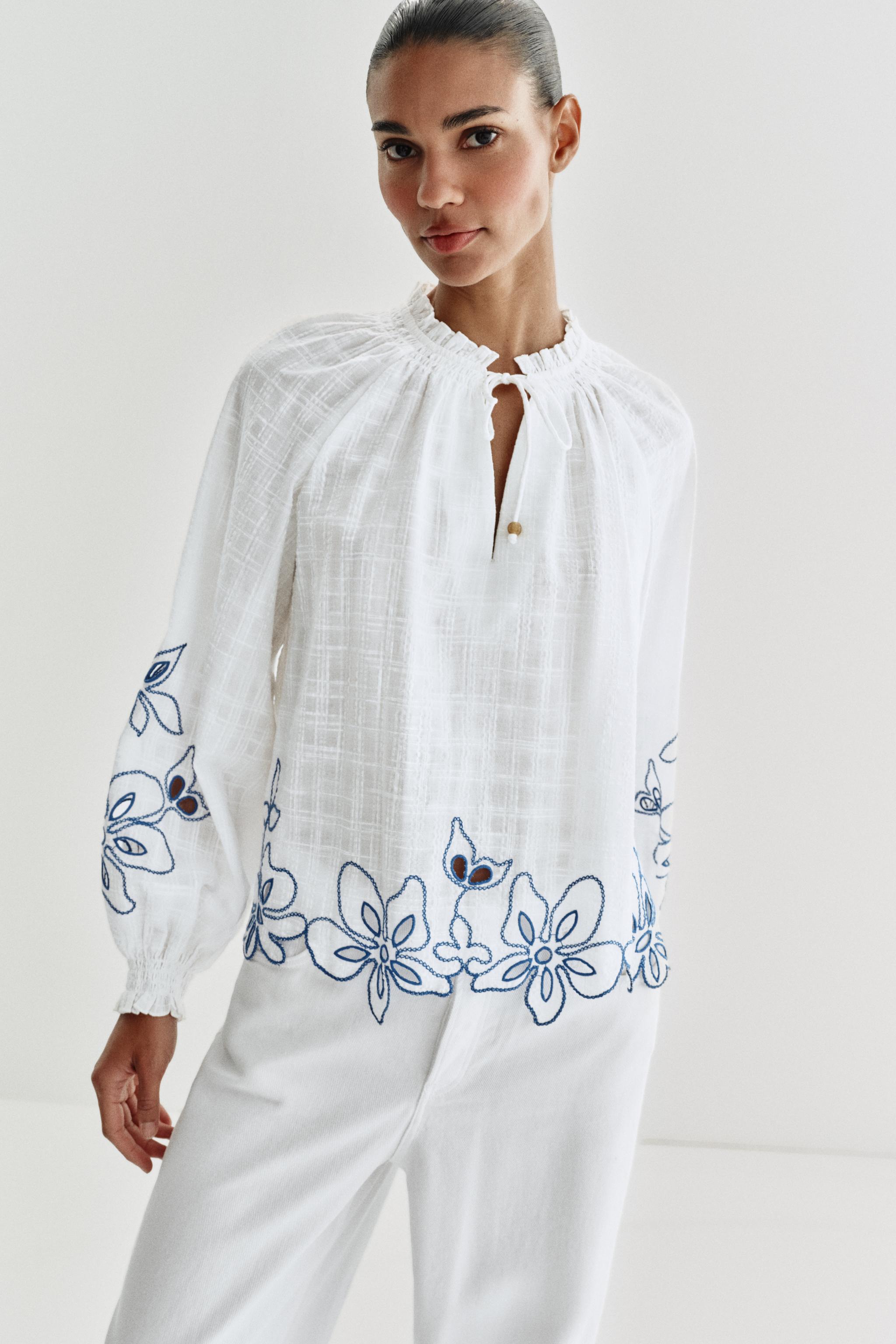 EMBROIDERED FLORAL BLOUSE